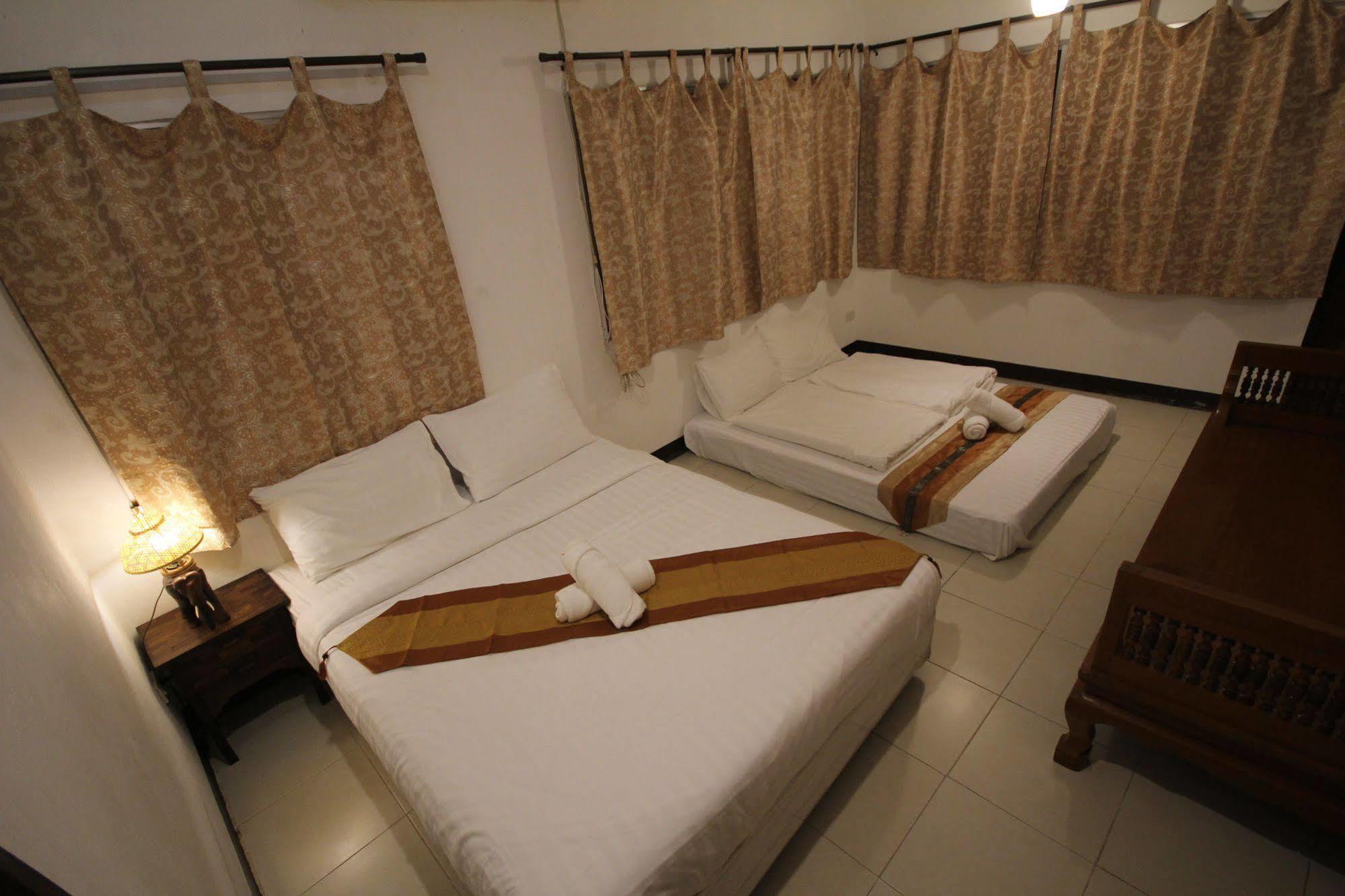 Hostel Ashi Poshtel Chiang Mai Zewnętrze zdjęcie