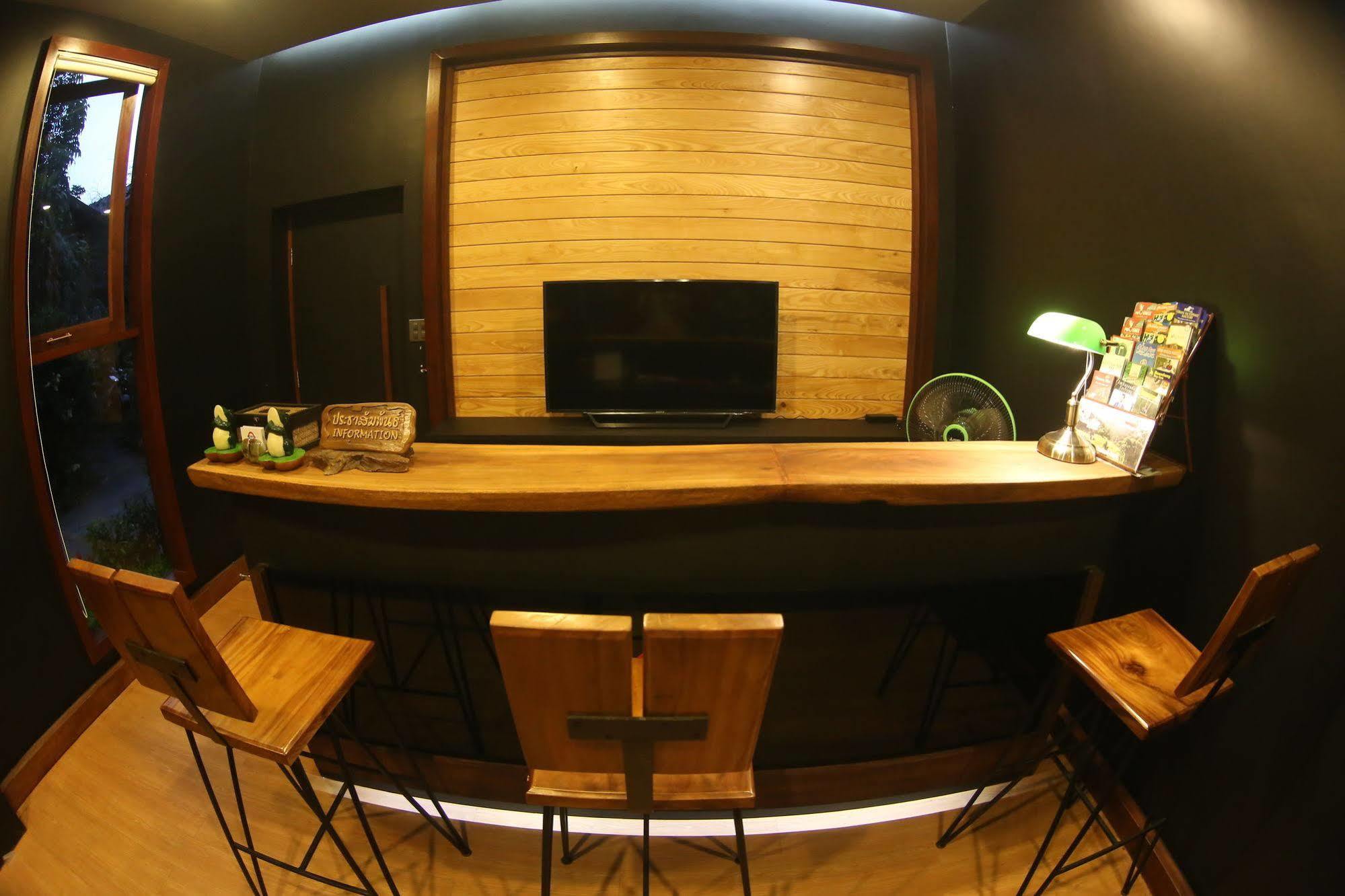 Hostel Ashi Poshtel Chiang Mai Zewnętrze zdjęcie
